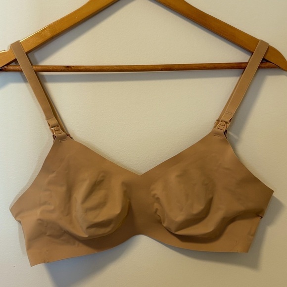 knix Other - Knix Nursing Bra Nude Comfy Wireless No padding
No size tag ?small
